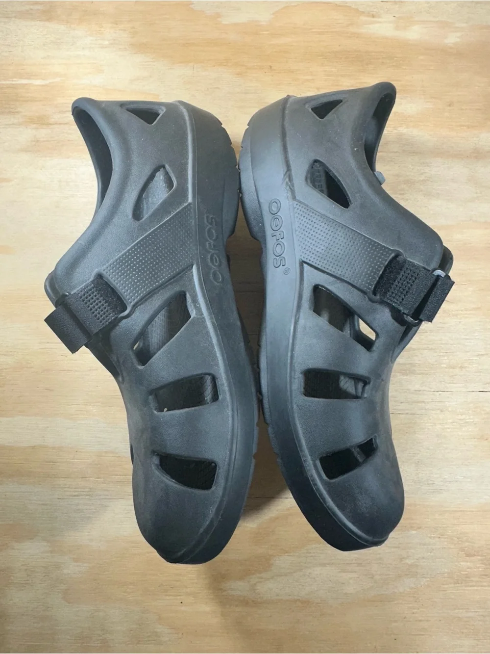 OOFOS OOcando Black Recovery Sandals Men’s Size 11